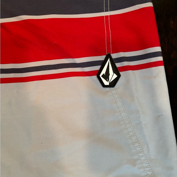 Men’s volcom board short - Picture 2 of 4